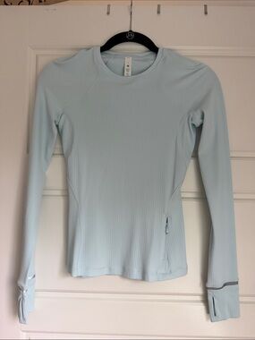 Lululemon Light Blue Ribbed Long-Sleeve Top with thumb holes size 2